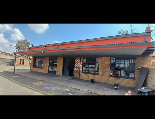 737M² OFFICE TO LET IN VANDERBIJLPARK NW